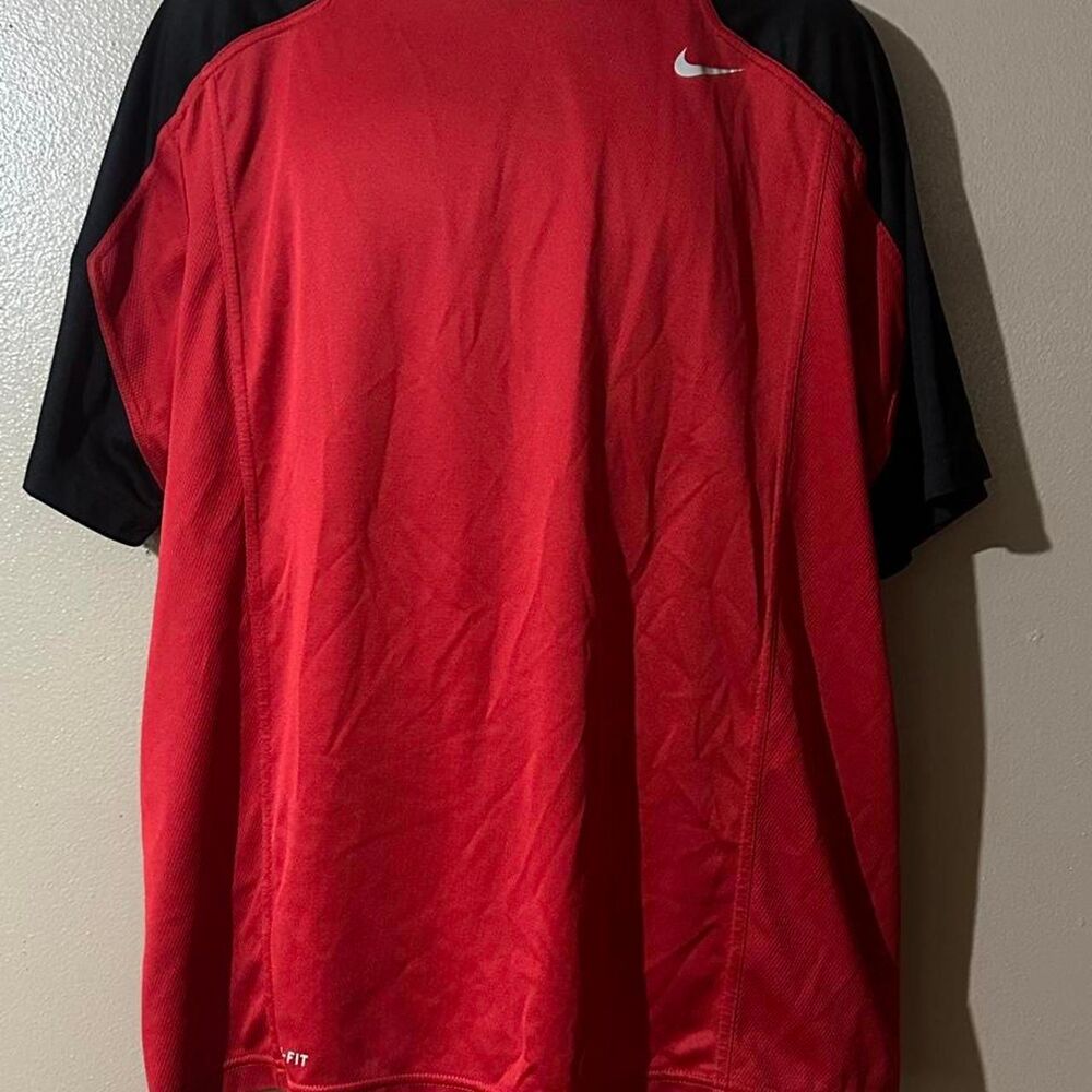 Nike Men's Red T-shirt